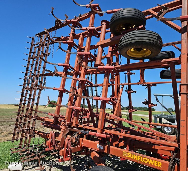 image for item DR8687 Sunflower 6432-36 mulch finisher