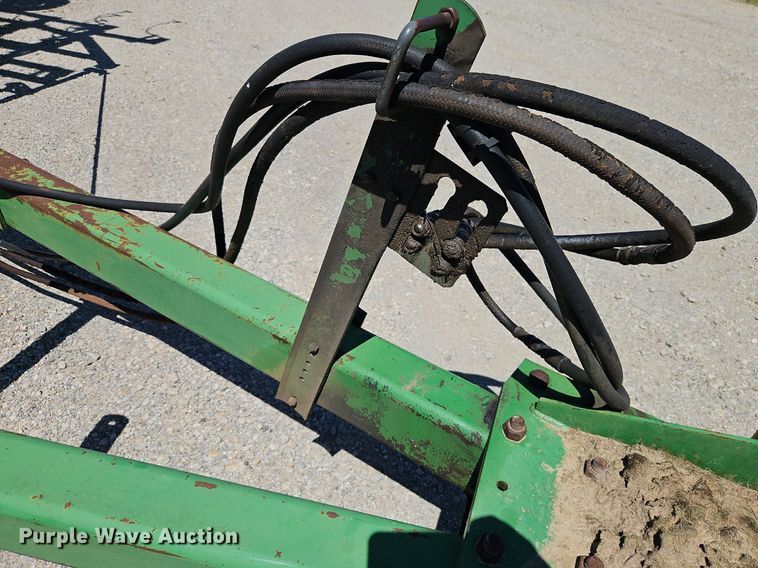 image for item DR8688 John Deere  985 field cultivator