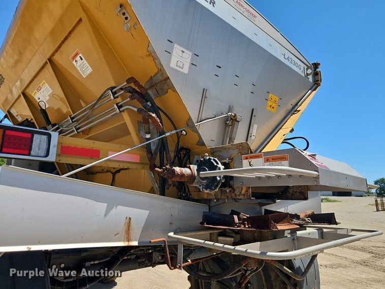 image for item DR8689 2012 RoGator RG1300 spreader