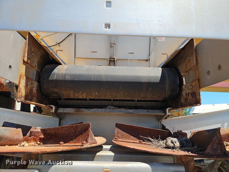 image for item DR8689 2012 RoGator RG1300 spreader