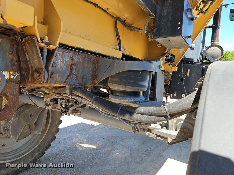 image for item DR8689 2012 RoGator RG1300 spreader