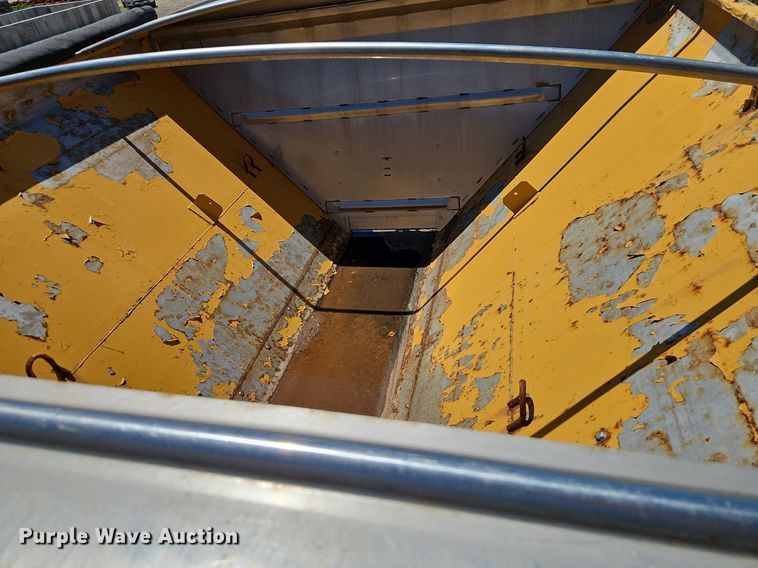 image for item DR8689 2012 RoGator RG1300 spreader