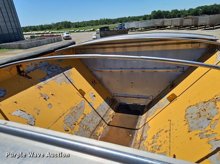 image for item DR8689 2012 RoGator RG1300 spreader