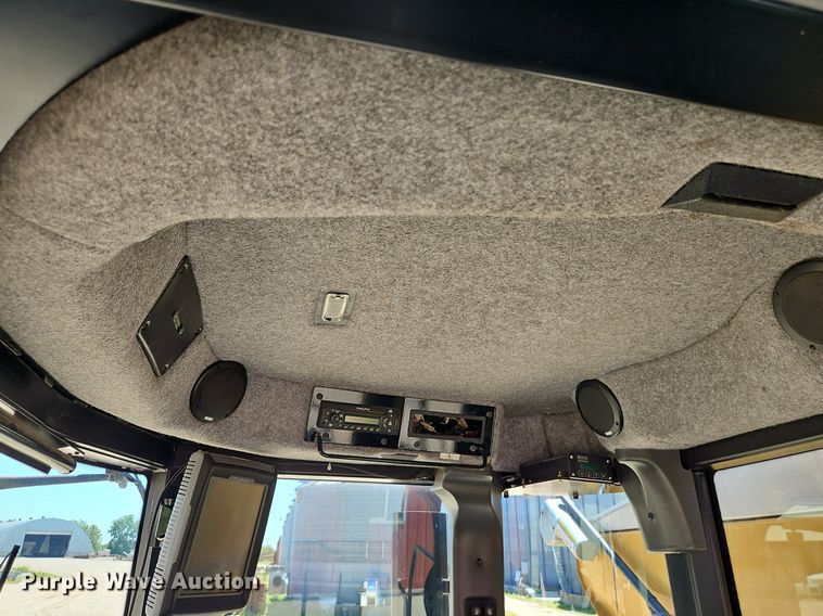 image for item DR8689 2012 RoGator RG1300 spreader