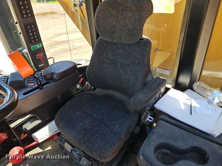 image for item DR8689 2012 RoGator RG1300 spreader