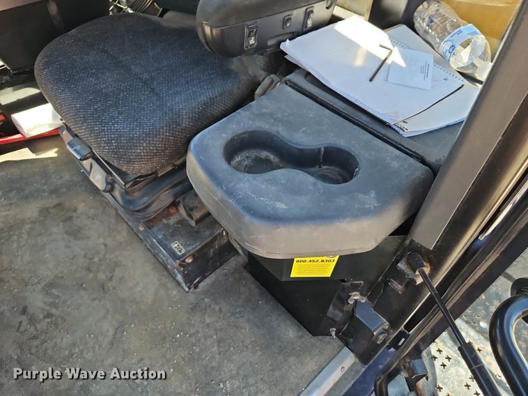 image for item DR8689 2012 RoGator RG1300 spreader