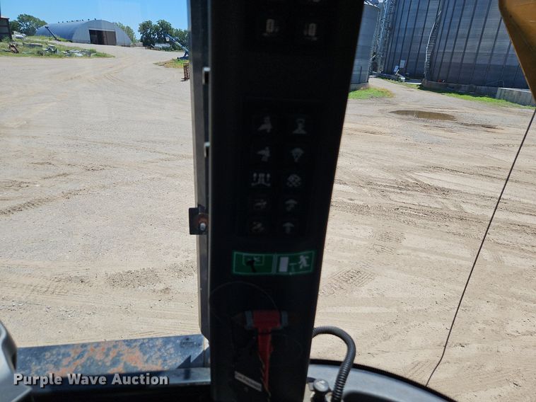 image for item DR8689 2012 RoGator RG1300 spreader