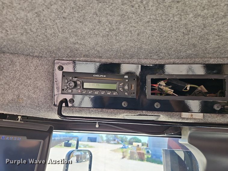 image for item DR8689 2012 RoGator RG1300 spreader