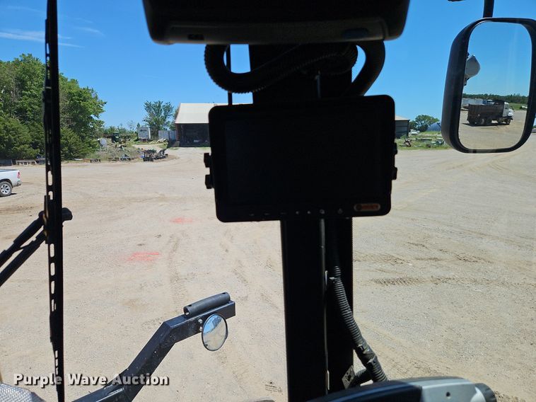 image for item DR8689 2012 RoGator RG1300 spreader