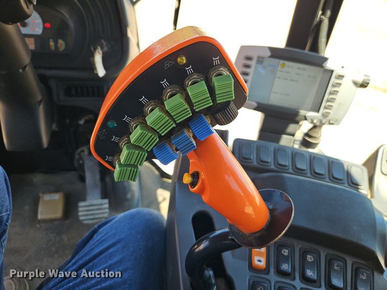 image for item DR8689 2012 RoGator RG1300 spreader