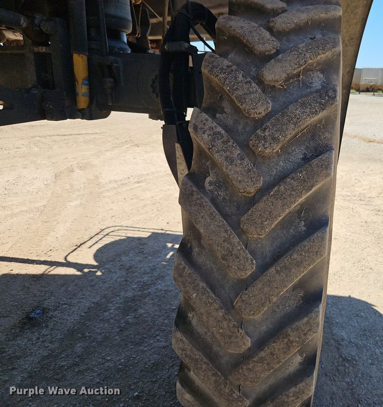 image for item DR8689 2012 RoGator RG1300 spreader