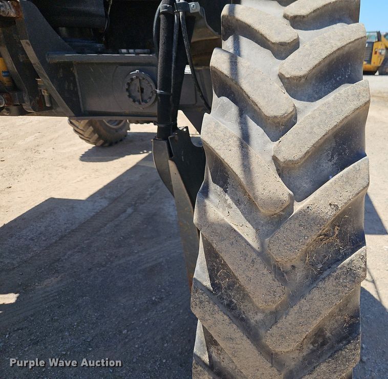 image for item DR8689 2012 RoGator RG1300 spreader