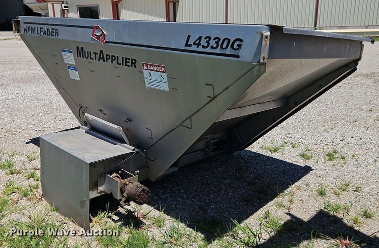 image for item DR8689 2012 RoGator RG1300 spreader