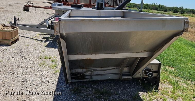 image for item DR8689 2012 RoGator RG1300 spreader