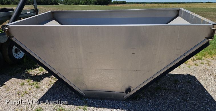 image for item DR8689 2012 RoGator RG1300 spreader