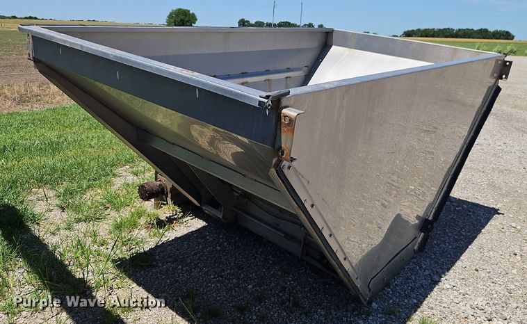 image for item DR8689 2012 RoGator RG1300 spreader