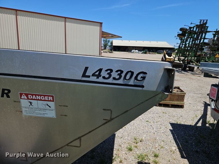 image for item DR8689 2012 RoGator RG1300 spreader