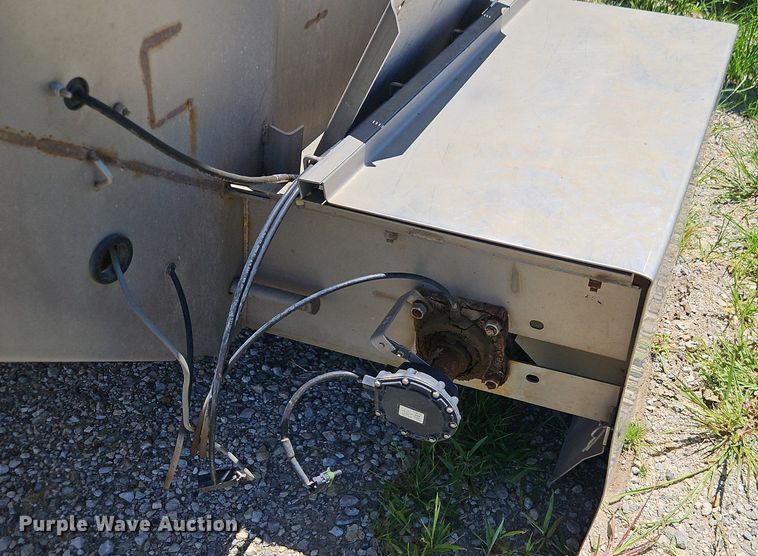 image for item DR8689 2012 RoGator RG1300 spreader