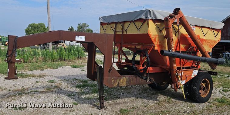 image for item DR8692 Shop built gravity wagon