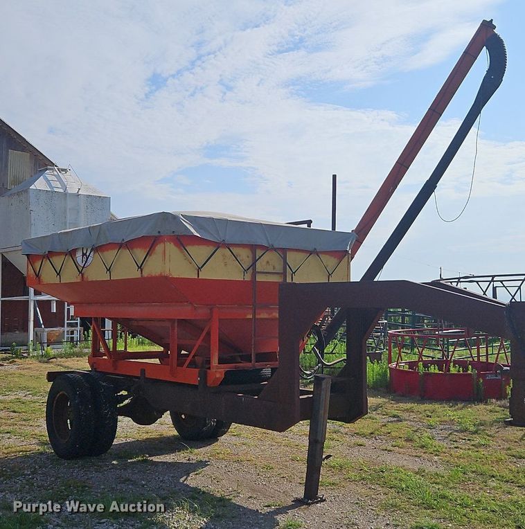 image for item DR8692 Shop built gravity wagon