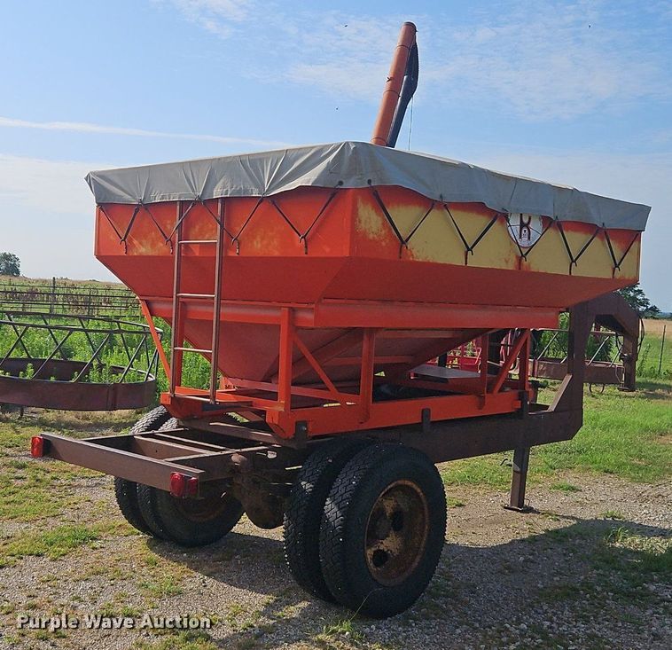 image for item DR8692 Shop built gravity wagon