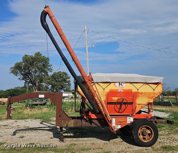 image for item DR8692 Shop built gravity wagon