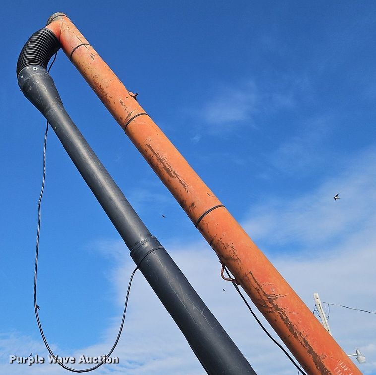 image for item DR8692 Shop built gravity wagon