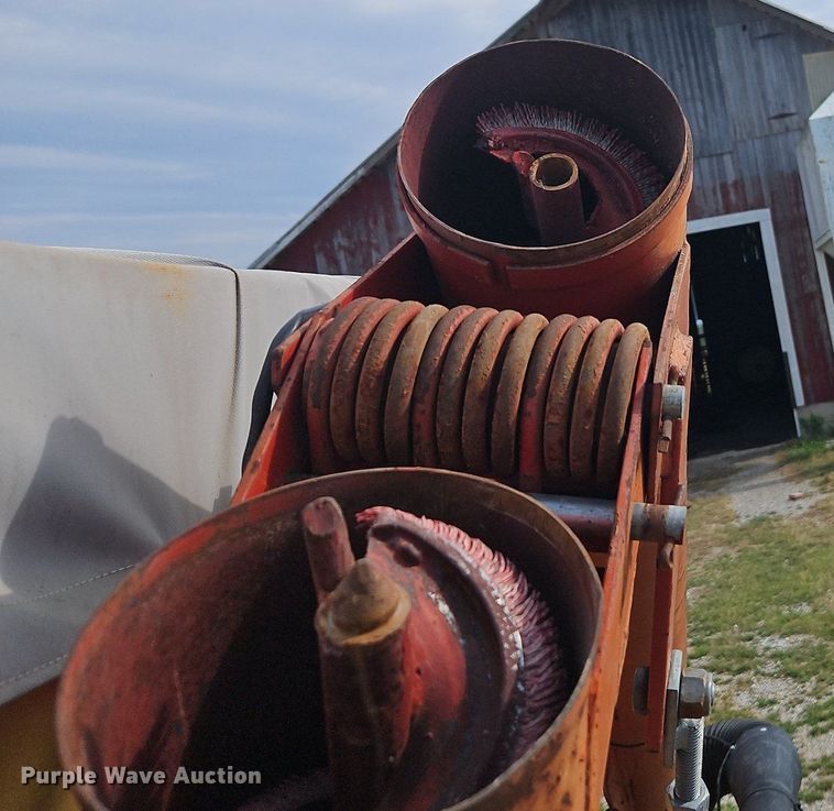 image for item DR8692 Shop built gravity wagon