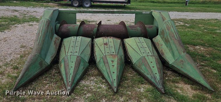 image for item DR8693 John Deere 453 all-crop head