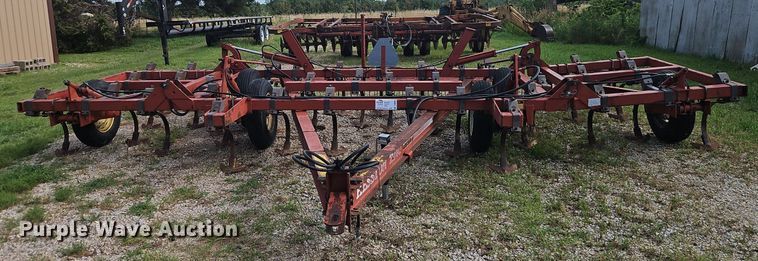 image for item DR8694 Hesston 2240 field cultivator