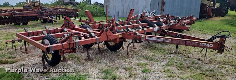 image for item DR8694 Hesston 2240 field cultivator