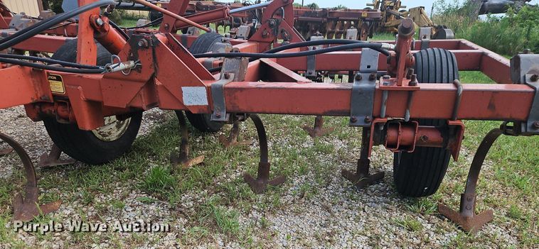 image for item DR8694 Hesston 2240 field cultivator