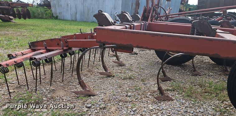 image for item DR8694 Hesston 2240 field cultivator