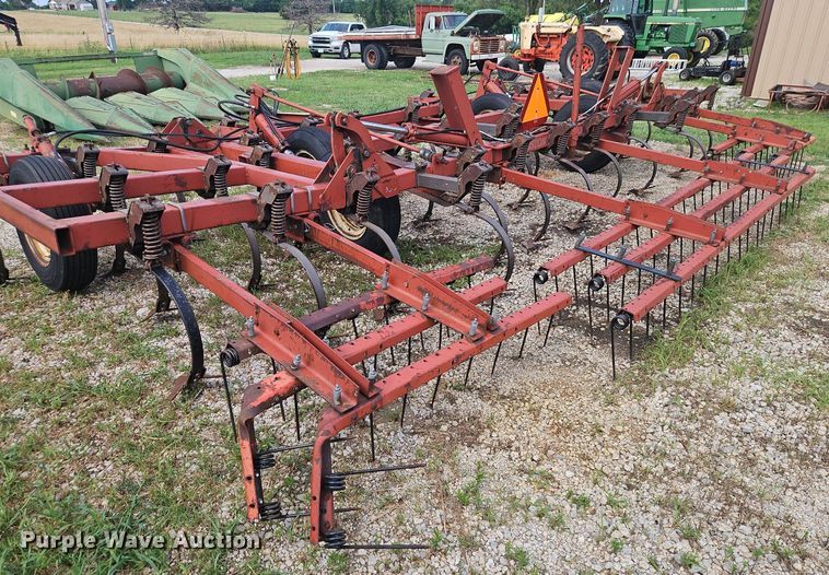 image for item DR8694 Hesston 2240 field cultivator