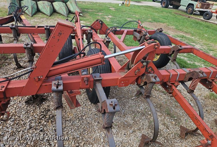 image for item DR8694 Hesston 2240 field cultivator