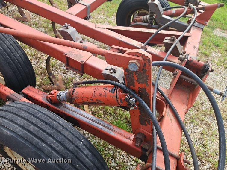 image for item DR8694 Hesston 2240 field cultivator