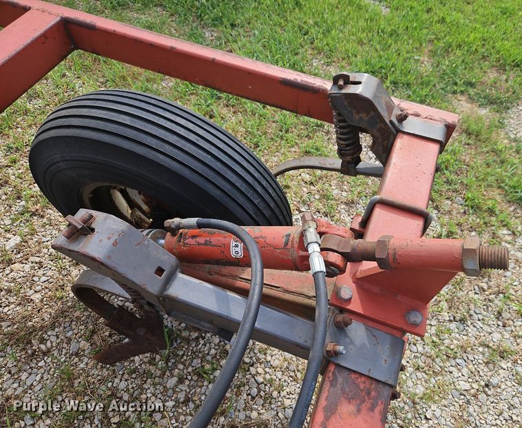 image for item DR8694 Hesston 2240 field cultivator