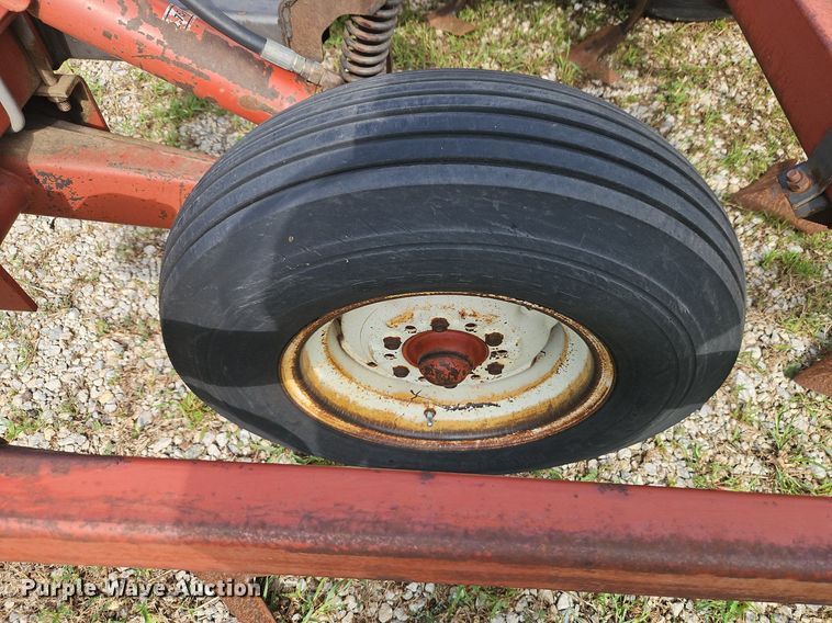 image for item DR8694 Hesston 2240 field cultivator