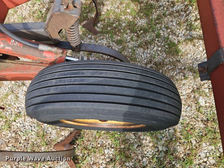 image for item DR8694 Hesston 2240 field cultivator