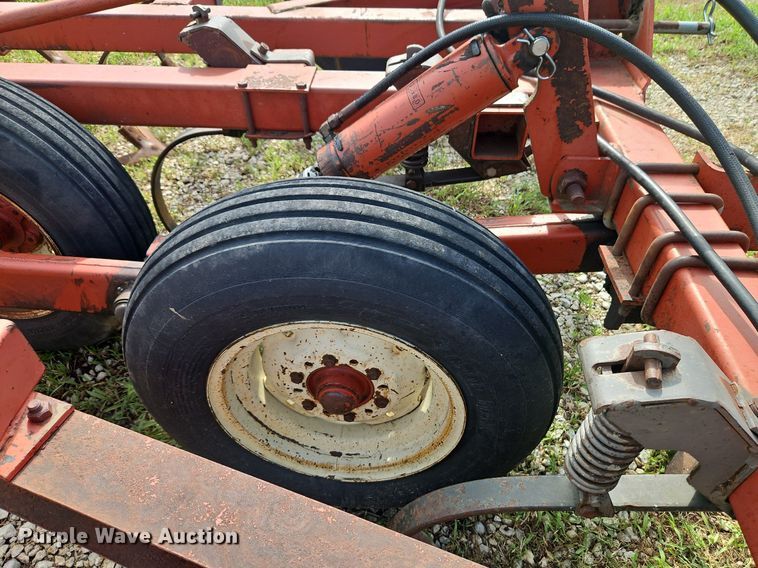 image for item DR8694 Hesston 2240 field cultivator