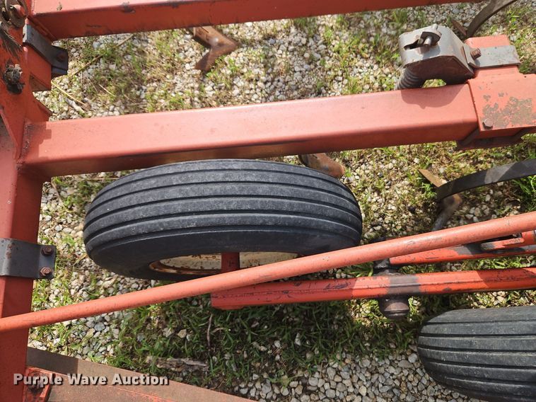 image for item DR8694 Hesston 2240 field cultivator