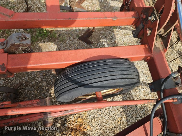 image for item DR8694 Hesston 2240 field cultivator