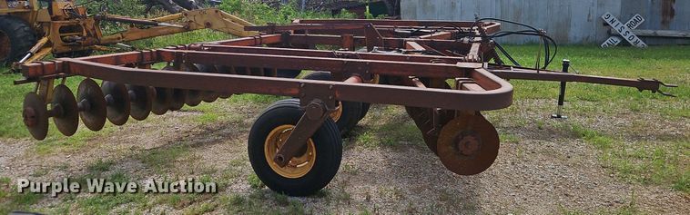 image for item DR8695 Kewanee 1010 tandem disk