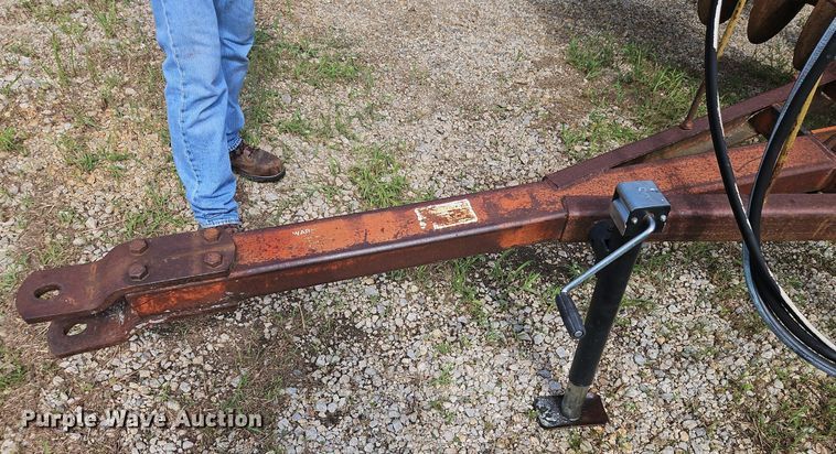 image for item DR8695 Kewanee 1010 tandem disk