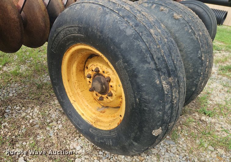 image for item DR8695 Kewanee 1010 tandem disk