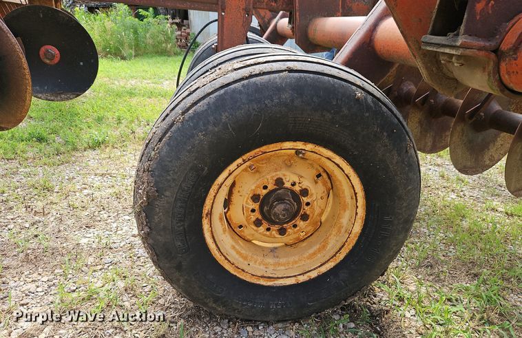 image for item DR8695 Kewanee 1010 tandem disk