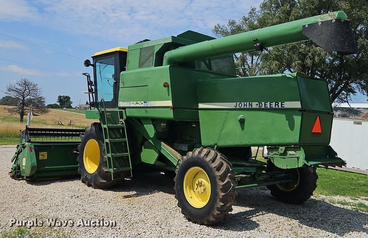 image for item DR8696 1983 John Deere  6620 RWA combine