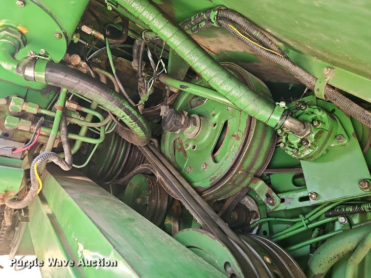 image for item DR8696 1983 John Deere  6620 RWA combine