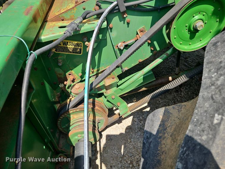 image for item DR8696 1983 John Deere  6620 RWA combine