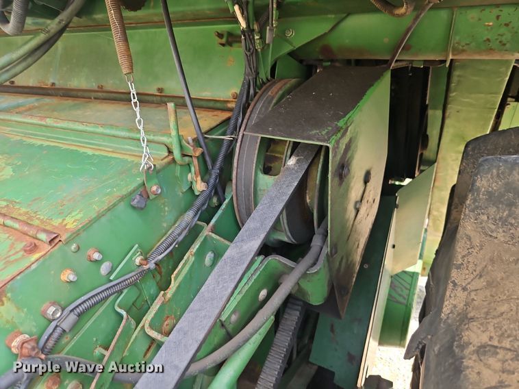 image for item DR8696 1983 John Deere  6620 RWA combine